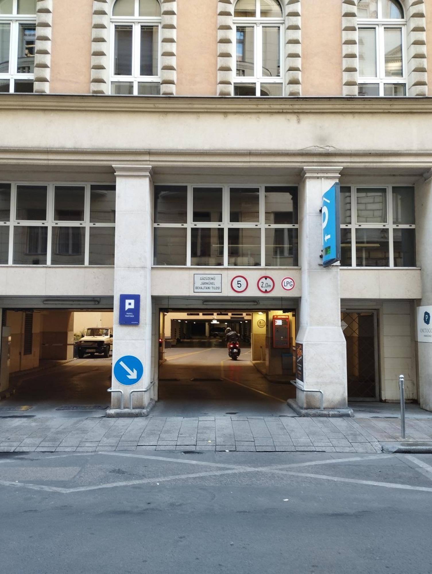 Free Parking Garage! Downtown Apartment Close To New York Cafe ブダペスト エクステリア 写真